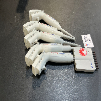Eppendorf Research Pro Pipettes x5 image 1